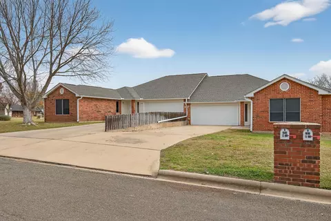 253 Brae Burn Cir, Meadowlakes, TX 78654