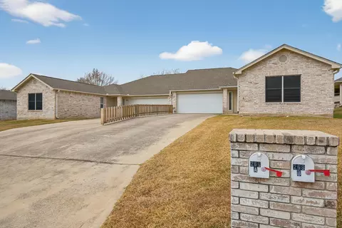 268 Braeburn Cir, Meadowlakes, TX 78654