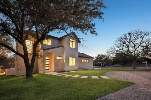 300 Deer Dr, Sunrise Beach, TX 78643