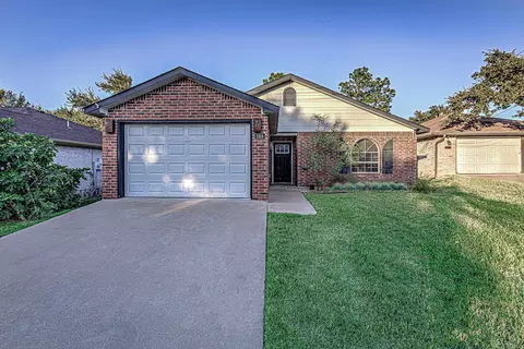 1916 Mcarthur Ave, Kingsland, TX 78639