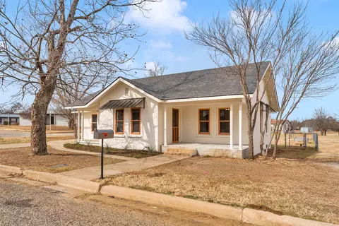 601 E Green St, Llano, TX 78643