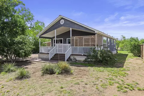 813 Airway St, Kingsland, TX 78639