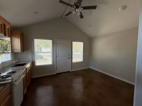 1704 E 3rd St, Lampasas, TX 76550 photo 3