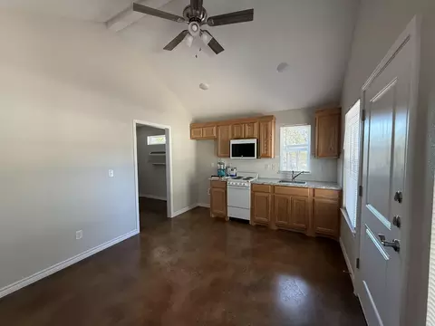 1704 E 3rd St, Lampasas, TX 76550 photo 4