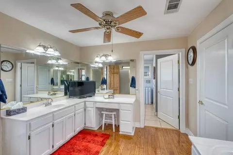 Bath - 926 Cr 201, Burnet, TX 78611 photo 1 of 3