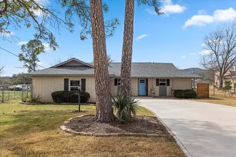 3904 Mountain View Dr, Kingsland, TX 78639