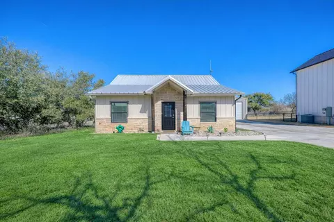 308 Oak Dr, Kingsland, TX 78639