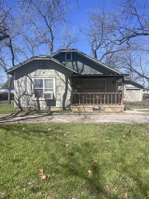 606 E Jackson St, Burnet, TX 78611