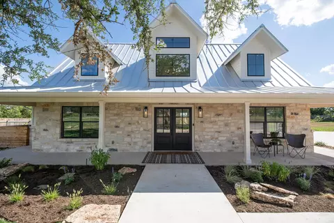 202 Stadium Vw, Marble Falls, TX 78654