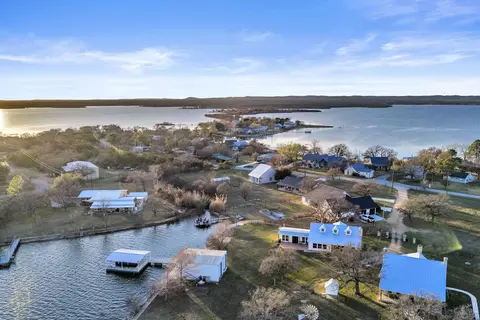 View/Area - 520 E Island Dr, Bluffton, TX 78607 photo 2 of 5