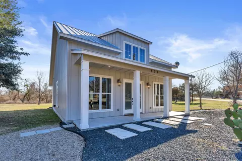 Exterior - 520 E Island Dr, Bluffton, TX 78607 photo 2 of 5