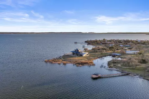 View/Area - 520 E Island Dr, Bluffton, TX 78607 photo 3 of 5