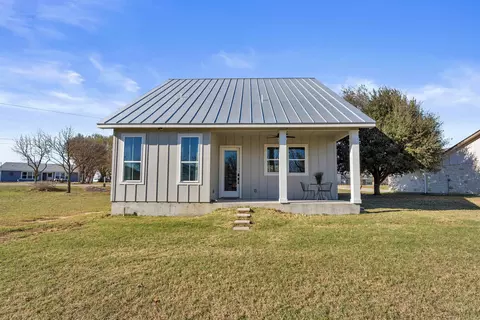 Exterior - 520 E Island Dr, Bluffton, TX 78607 photo 4 of 5