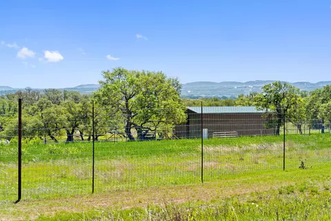 784 Ranch Road 2721, Johnson City, TX 78636