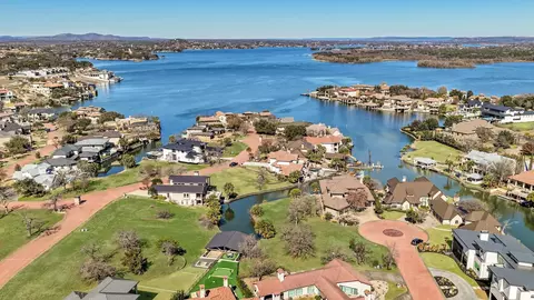 83 Applehead Island Dr # E, Horseshoe Bay, TX 89657