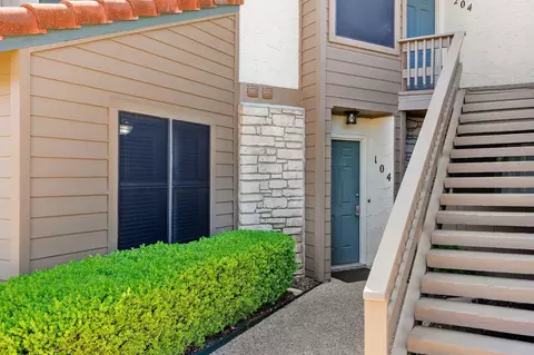 509 Short Circuit Apt 104 Dr, Horseshoe Bay, TX 78657