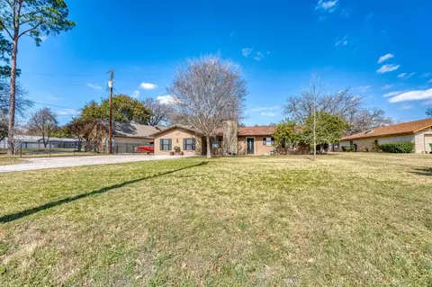 1408 Highland Dr, Highland Haven, TX 78654