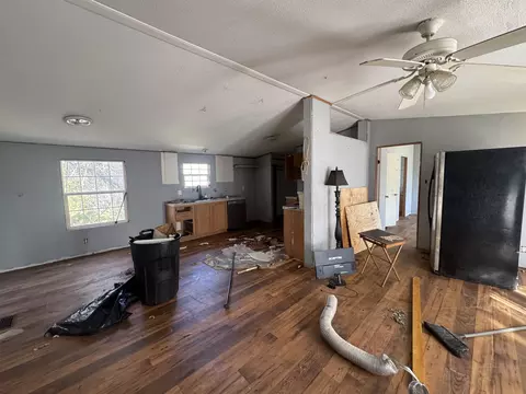 902 Apache, Burnet, TX 78611 photo 3