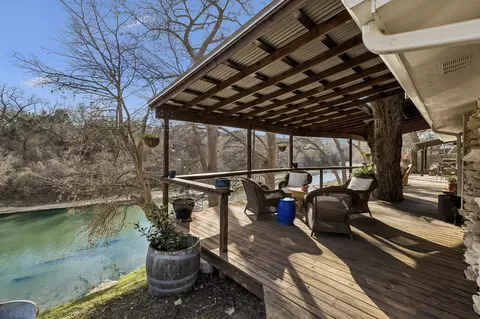 1520 Rocky River Rd, Canyon Lake, TX 78133