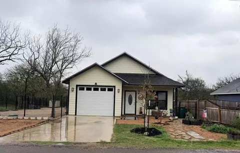 105 E Pine Dr, Granite Shoals, TX 78654