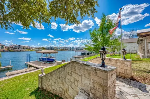 713 Ellen Williams Loop, Kingsland, TX 78639
