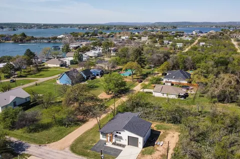 708 Southcrest Dr, Granite Shoals, TX 78654