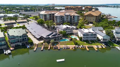 104 Cove E #102, Horseshoe Bay, TX 78657