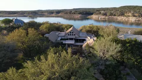 24736 NE Travis Lakeside Cv Cir, Spicewood, TX 78669