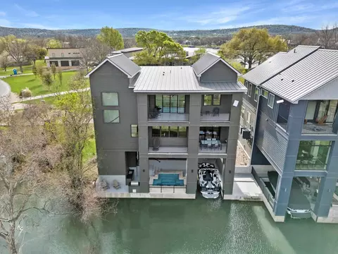 102 Cypress Shore Ln, Kingsland, TX 78639