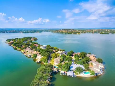 30 Beaver Is, Granite Shoals, TX 78654