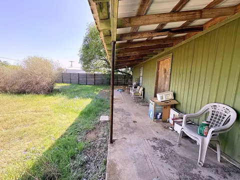 607 Lauderdale, Llano, TX 78643