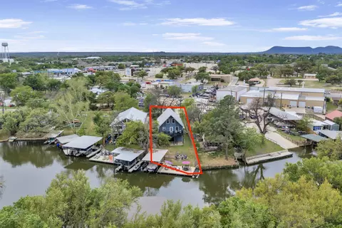 235 Pierce Dr, Kingsland, TX 78639