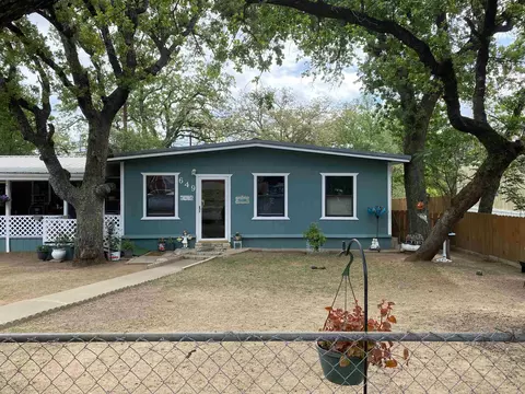 649 Fir Ln, Cottonwood Shores, TX 78657