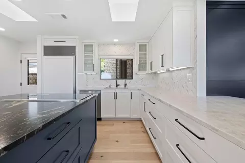 Kitchen - 1200 Thataway, Horseshoe Bay, TX 78657 photo 3 of 3