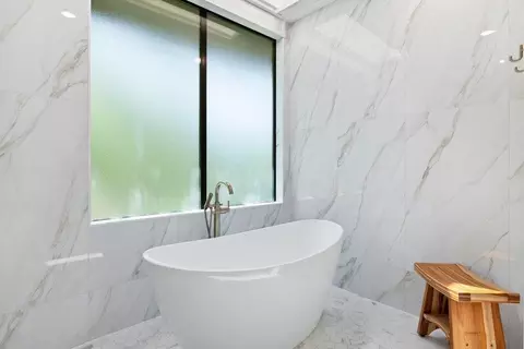 Bath - 1200 Thataway, Horseshoe Bay, TX 78657 photo 3 of 7