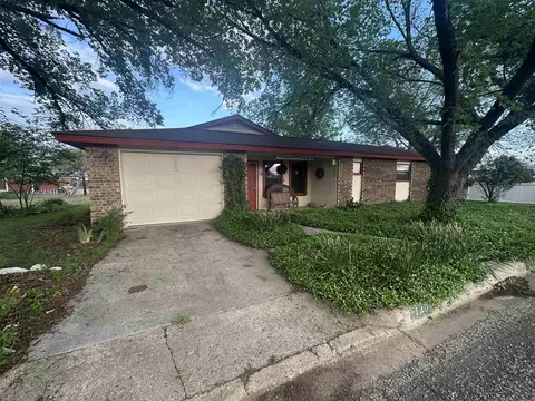1208 Olive St, Llano, TX 78643