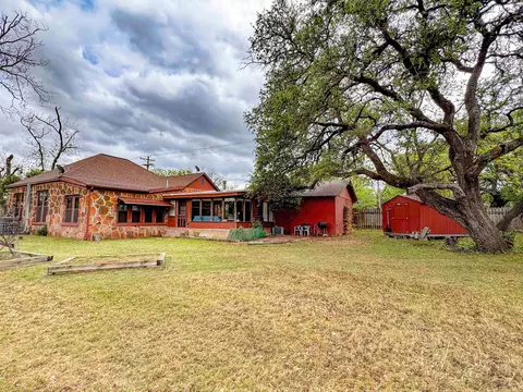 1209 Oatman St, Llano, TX 78643