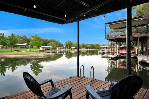 536 Crestwood Dr, Kingsland, TX 78639