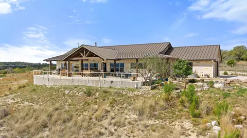 546 Lazy Oak Rd, Johnson City, TX 78636