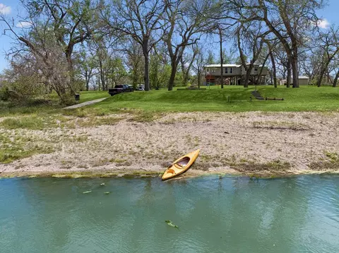 146 Antelope Ln, Seguin, TX 78155
