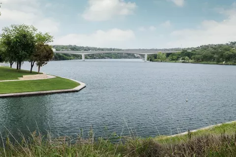 500 Lakeshore Dr, Marble Falls, TX 78654