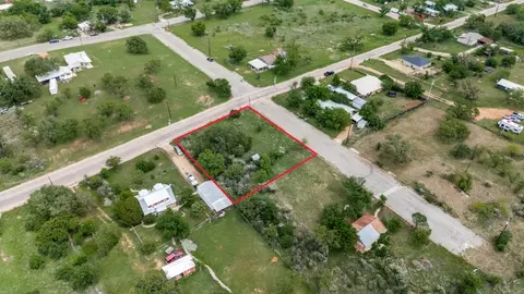 501 Vernon Ave, Llano, TX 78643