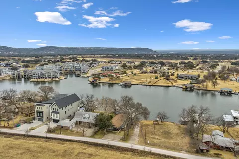 525 Ellen Williams Loop, Kingsland, TX 78639