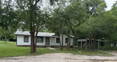 408 N Spring St, Lampasas, TX 76550