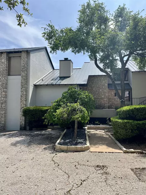 103 Island Dr, Horseshoe Bay, TX 78657