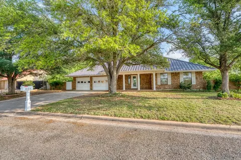 405 E Granite St, Llano, TX 78643