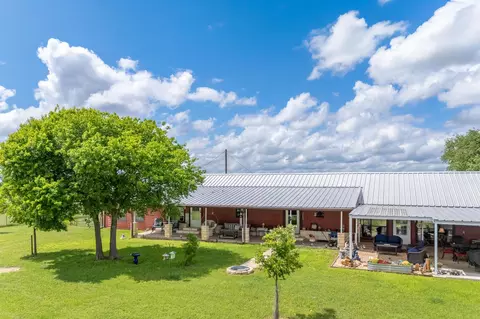1360 W Us 84 Hwy, Mullin, TX 76864