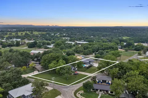1701 Bluebonnet Ln, Kingsland, TX 78639