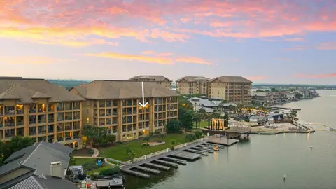 98 Island Dr, Horseshoe Bay, TX 78657