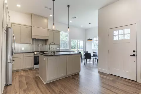 705 Flag St, Llano, TX 78643